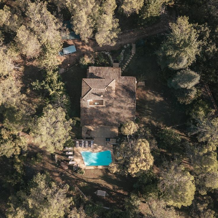 Outdoor terrace seating suitable for families in Zurich